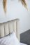 Čalouněná postel MAGGIE béžová/dřevěný rám 140X200