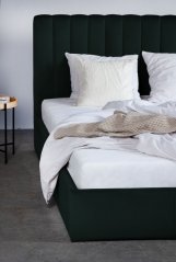 Čalúnená posteľ MAGGIE zelená/kovový rám 140X200