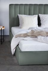 Čalúnená posteľ MAGGIE svetlo zelená/kovový rám 160x200
